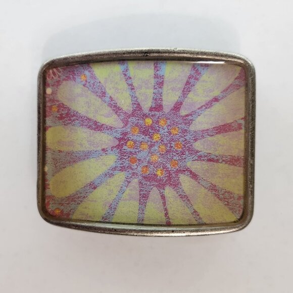 Y2K Belt Buckle with a Daisy Decoration - Picture 1 of 4